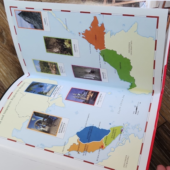 Malaysia & Singapore Travel Book Rain Forests Temples Wildlife Resorts Festivals - Picture 4 of 16